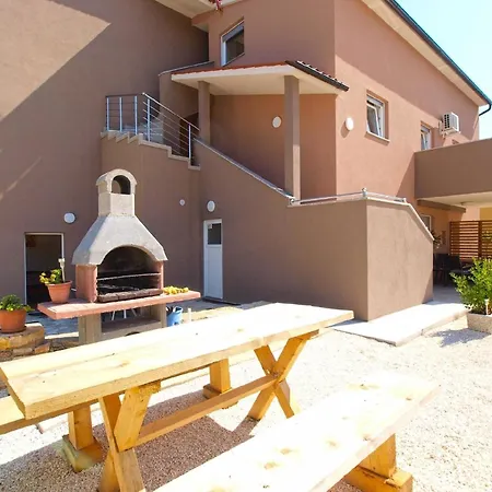 Fuer 6 Personen Ca 70 Qm In Liznjan, Istrien Suedkueste Von Istrien Apartment *