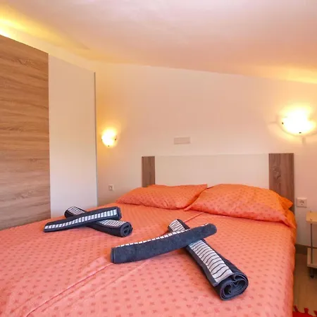 Apartment Fuer 6 Personen Ca 70 Qm In Liznjan, Istrien Suedkueste Von Istrien Liznjan