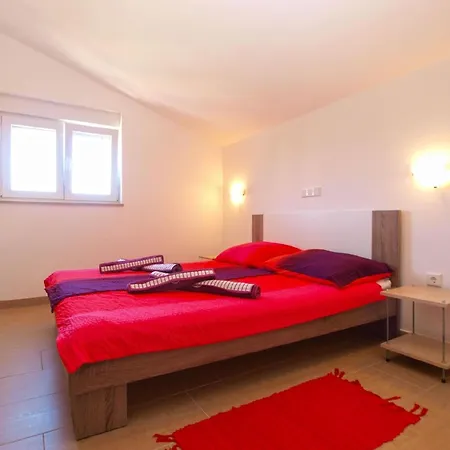 Apartment Fuer 6 Personen Ca 70 Qm In Liznjan, Istrien Suedkueste Von Istrien *