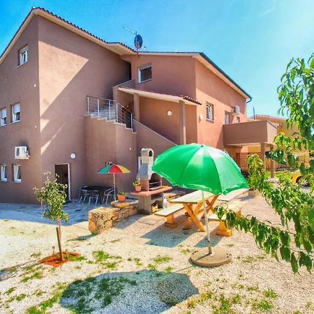 Fuer 6 Personen Ca 70 Qm In Liznjan, Istrien Suedkueste Von Istrien Apartment *